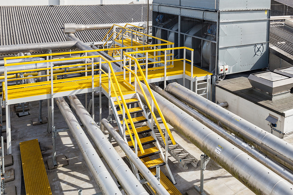 GFK Plattform als Teil der Industrieanlage